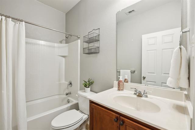 Building Photo - 1704 Willoughby Way