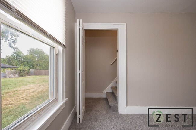 Building Photo - PRE LEASING! Beautiful 3 BEDROOM!