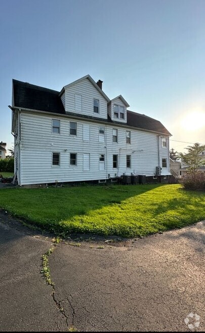 Building Photo - 29 Cliff St