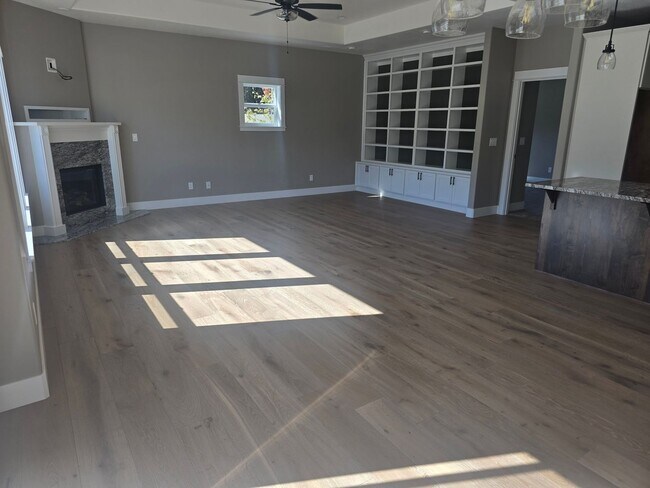 Building Photo - 3 bed 2 bath Brand-New Custom-Built- Home