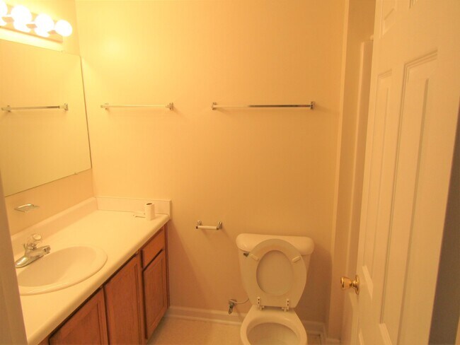 Building Photo - 205 Stag Ct