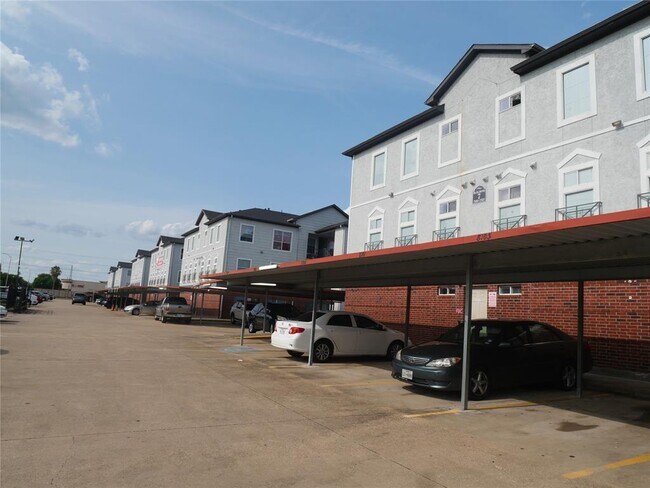Building Photo - 6289 Wilcrest Dr