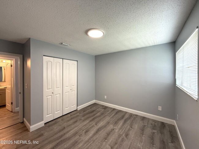 Building Photo - 1033 Sea Hawk Dr