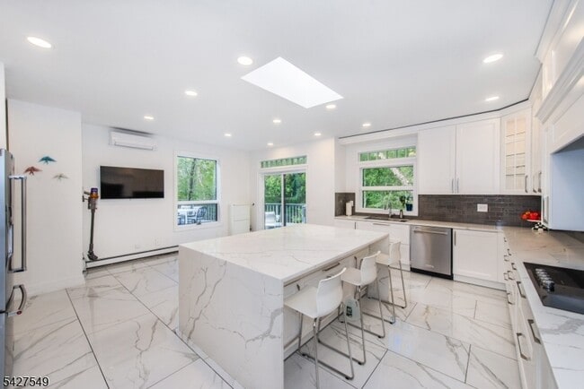 Building Photo - 4 Springwood Terrace