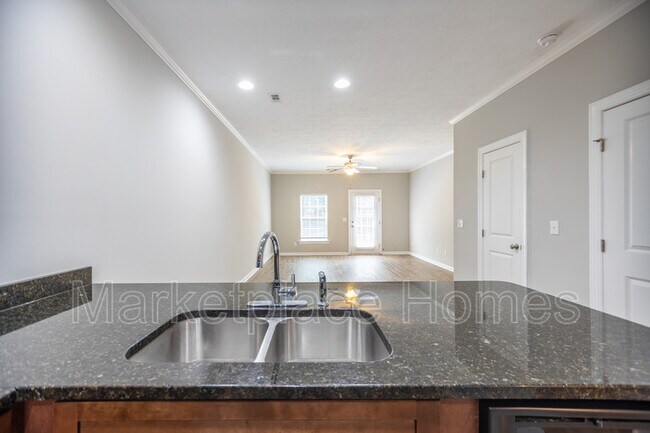 Building Photo - 207 Adderman Dr