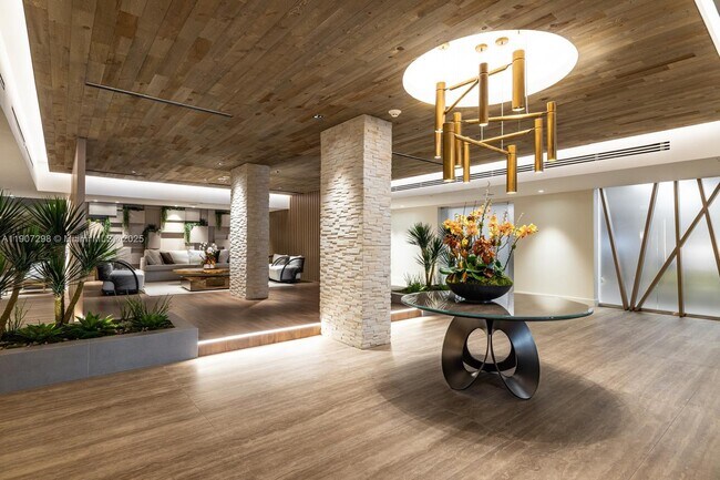 Building Photo - 2301 Collins Ave