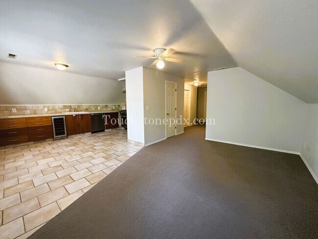 Building Photo - 2025-KUPONO