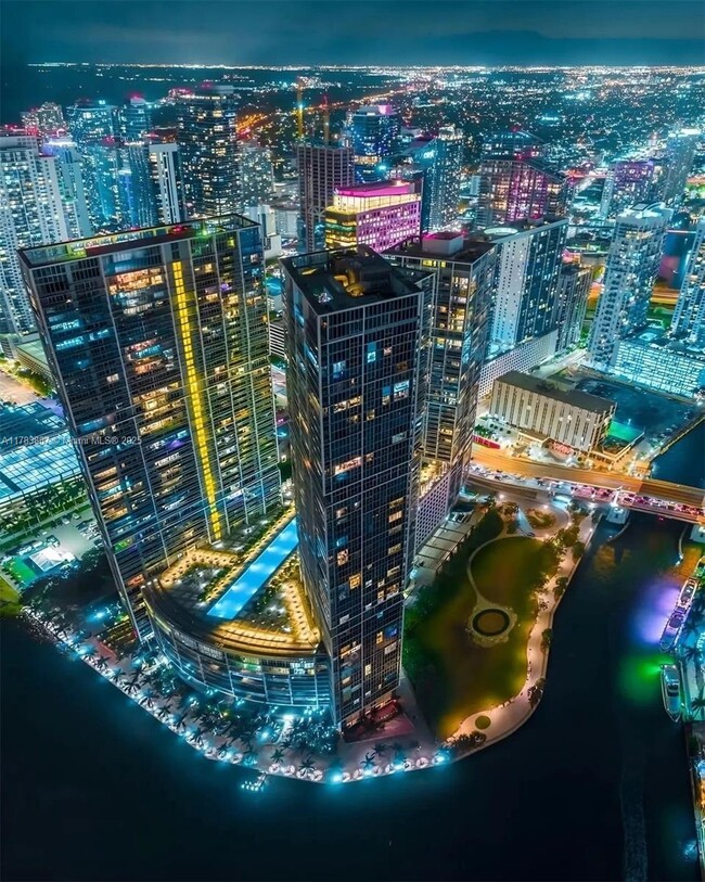 Building Photo - 475 Brickell Ave
