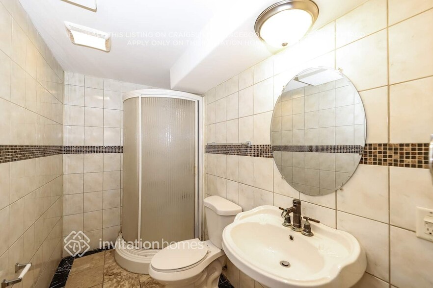 Building Photo - 16464 Coventry Ln