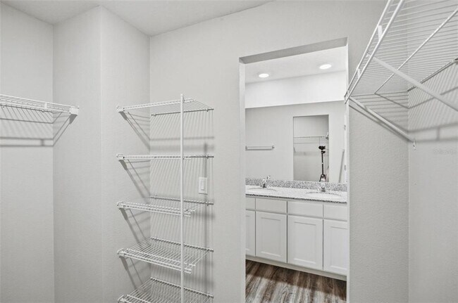 Building Photo - 64 Foxhall Ln
