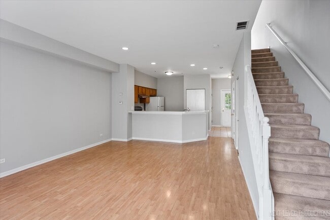 Building Photo - 2553 Carrolwood Rd