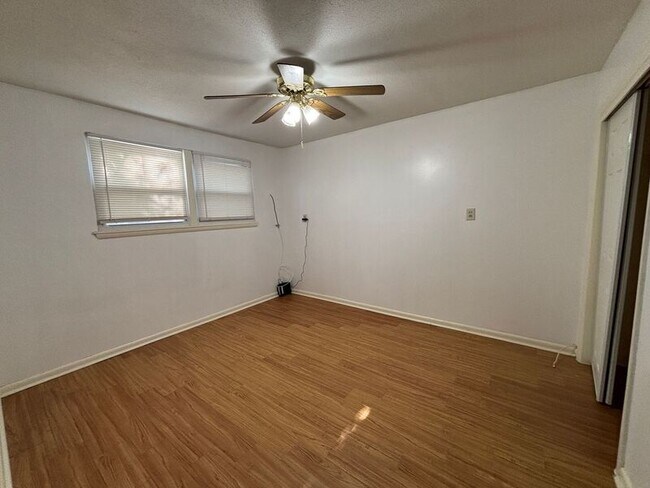 Building Photo - 529 Brown Cir Dr