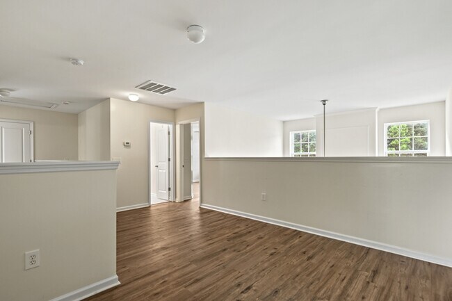 Building Photo - 465 Green Park Ln
