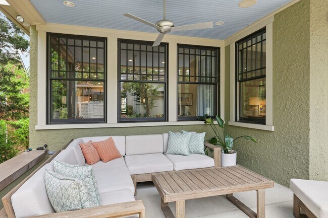Building Photo - Beautiful Historic 4BR/3BA Gem | Hillsboro...