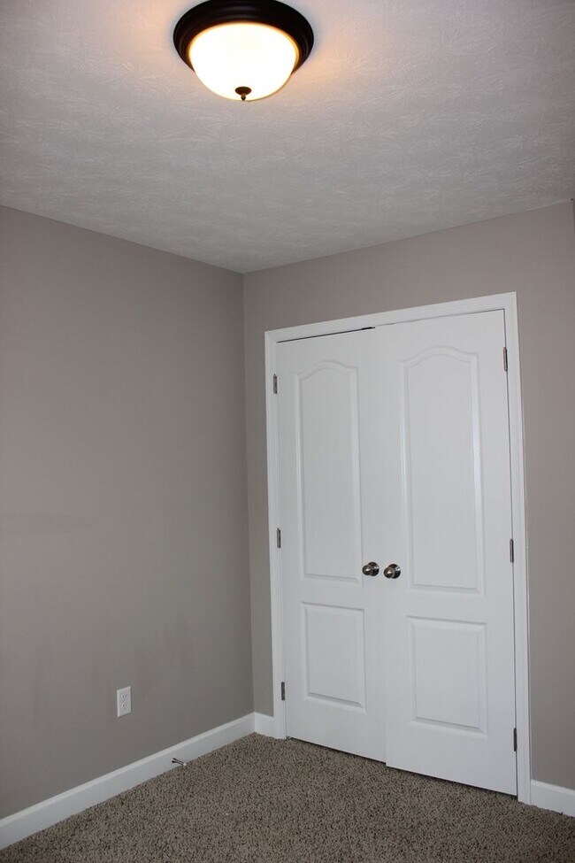 Building Photo - Cedar Point Townhouse for Rent!