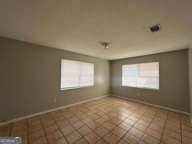 Building Photo - 240 Deerwood Dr