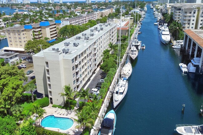 Building Photo - 1600 SE 15th St