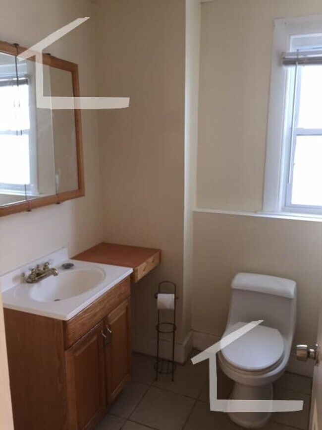 Building Photo - Check out this 4 bed in Brighton