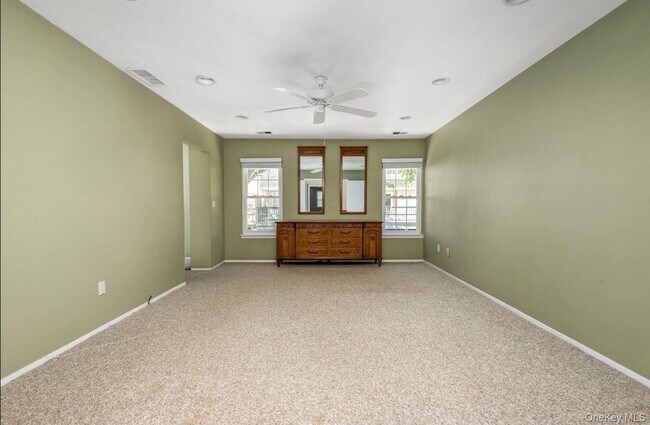 Building Photo - 138 The Knoll