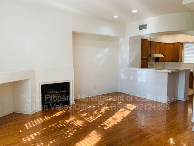 Building Photo - 886 Fire Walk