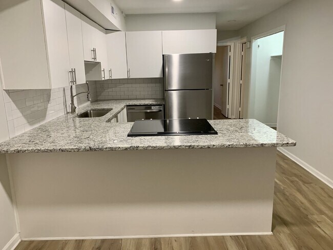 Building Photo - $500 off one month.  Call for details. "Ch...
