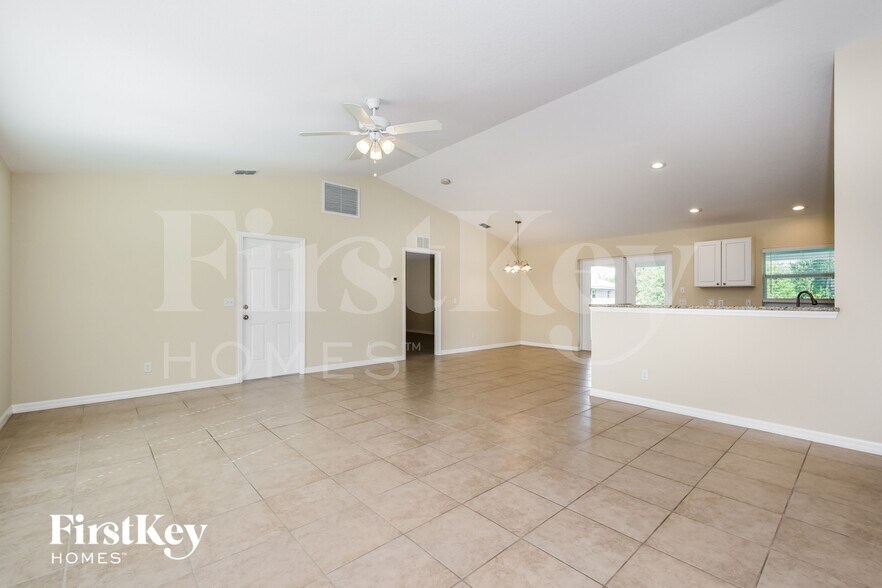 Building Photo - 12246 Helios Ave