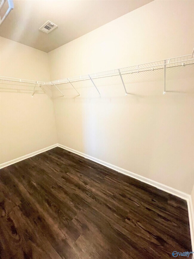 Building Photo - 126 Beaver Brook Pl