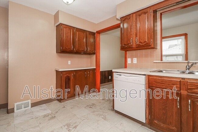 Building Photo - 6207 Gerald Ave