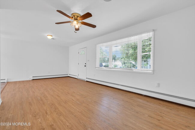 Building Photo - 567 Garfield Ave