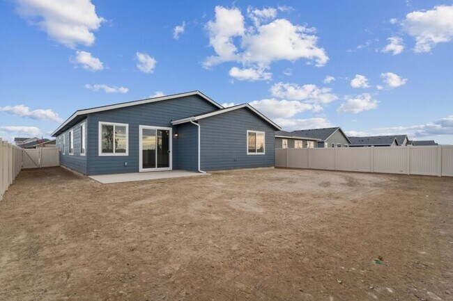 Building Photo - 7877 E Beaufort St