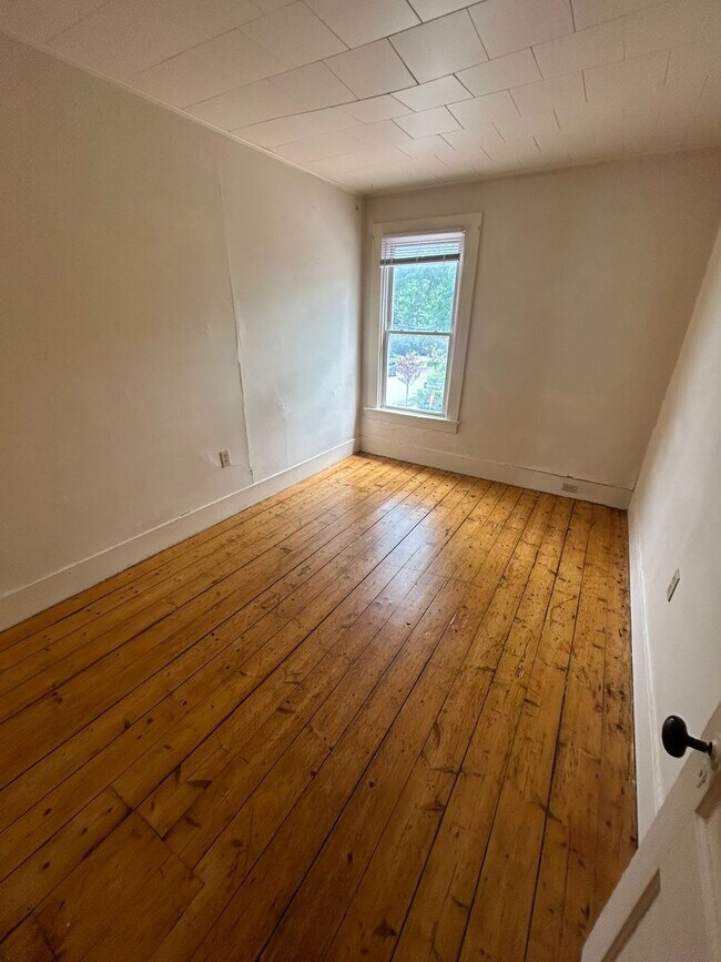 Building Photo - 149 N Union St