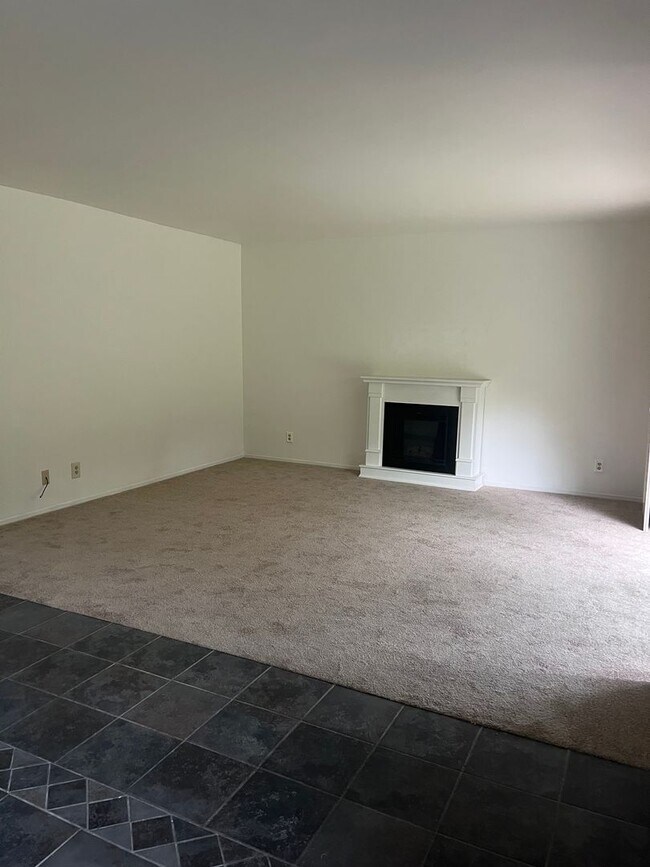 Building Photo - 55+ Home in Oceana Mission 1, Private End ...