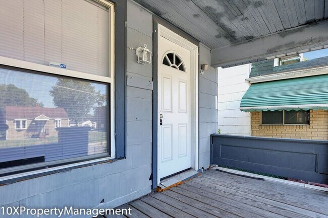 Building Photo - 498 N Champion Ave