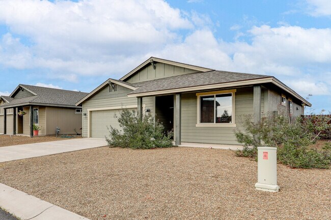 Building Photo - 12281 Pegasus Rd