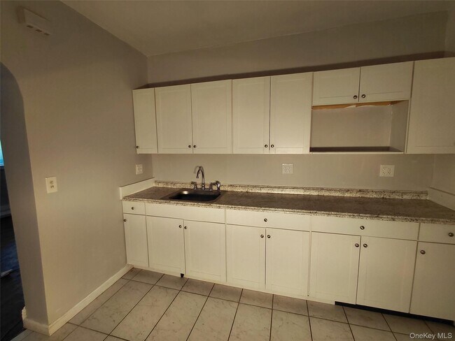 Building Photo - 101 Elmendorf St