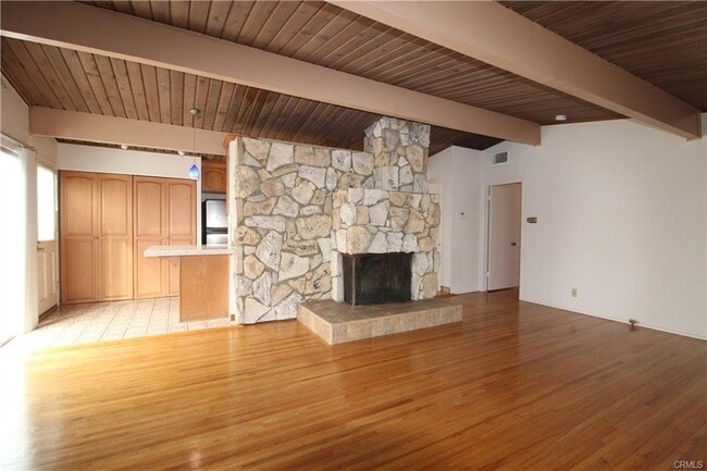 Building Photo - 16919 Daphne Ave