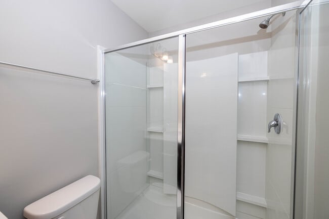 Building Photo - BEAUTIFUL 3BD/2.5BTH Townhome - MALLARD CREEK - AVAILABLE MAY/JUNE 2026