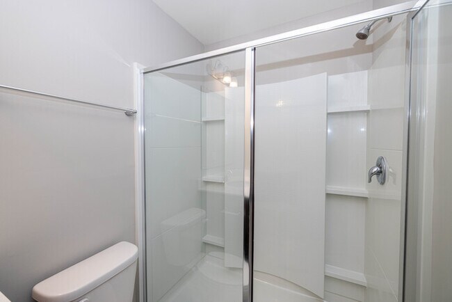 Building Photo - NEW 3 Bedroom Townhome Minutes from Downto...