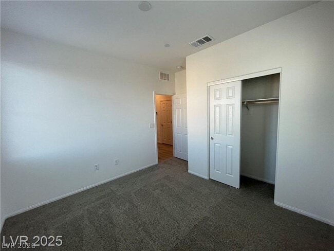 Building Photo - 645 Bellus Pl