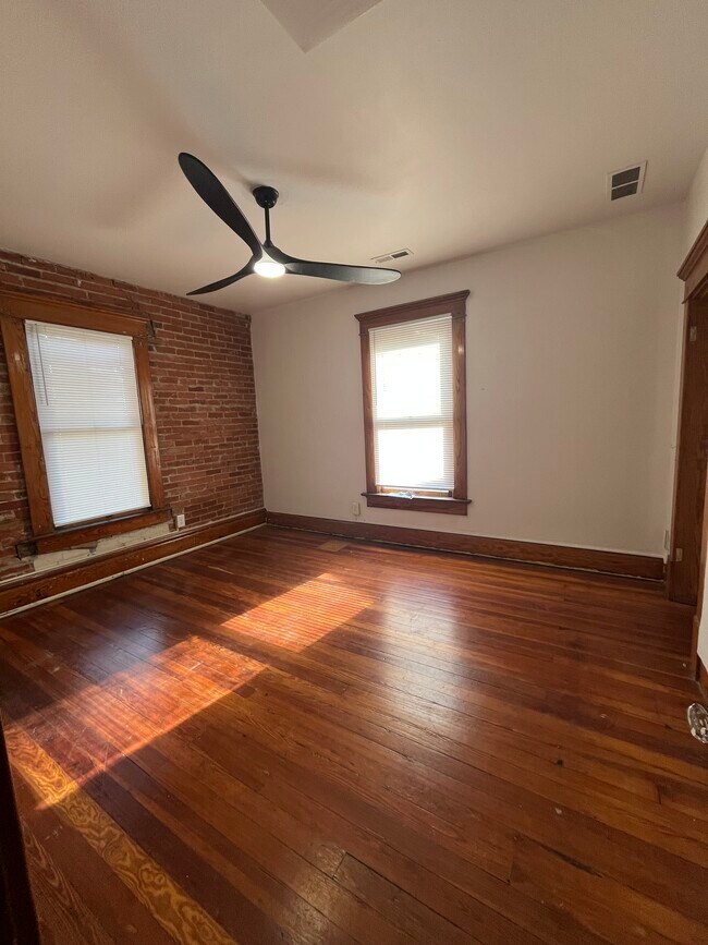 Second floor bed - 32 E Northwood Ave