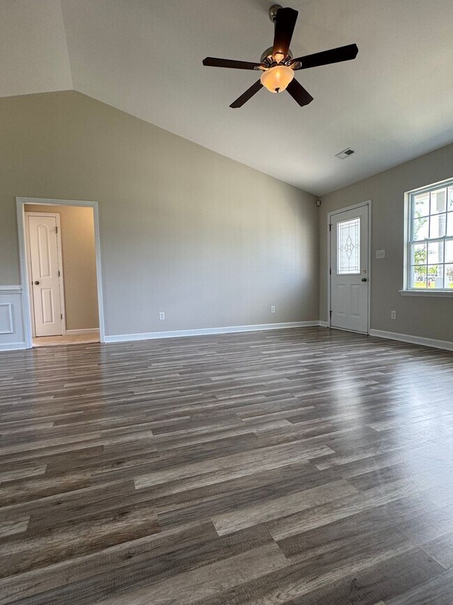 Building Photo - Sensational in Sagewood!