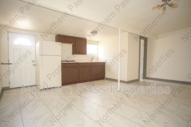 Building Photo - 2111 Portland Ave