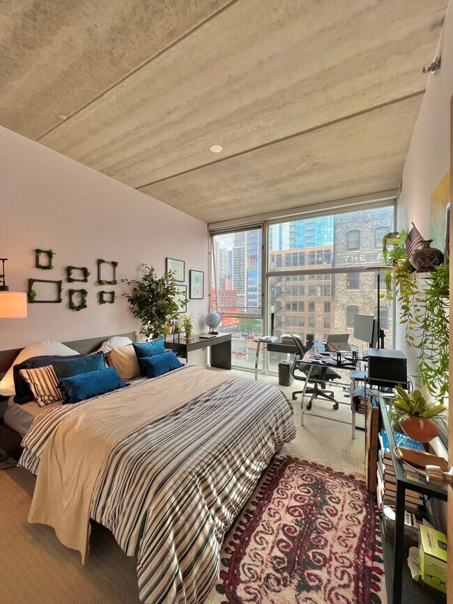 Master Bedroom / Office - 630 N Franklin St