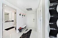 Building Photo - 4020 Galt Ocean Dr