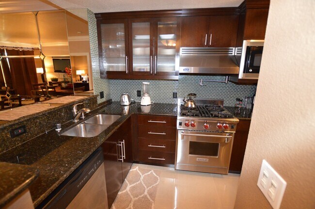Building Photo - Meridian - Luxury 2 Bed | 2 Bath Condo