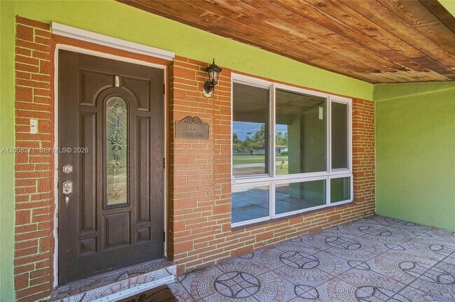 Building Photo - 2220 Desoto Dr