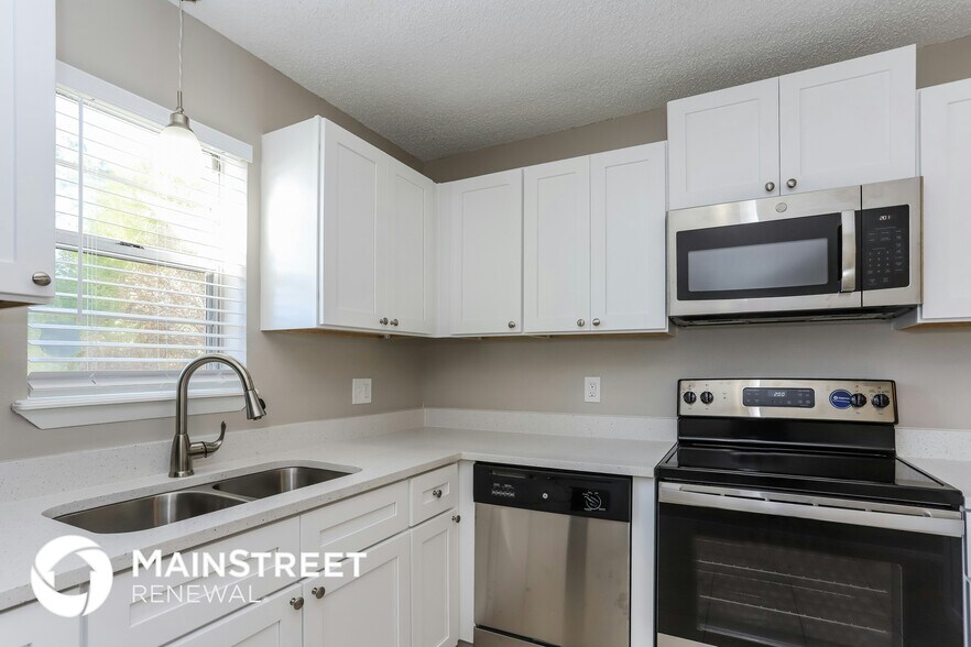 Building Photo - 4122 8th St S