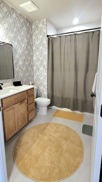 Building Photo - 285 High Point Dr