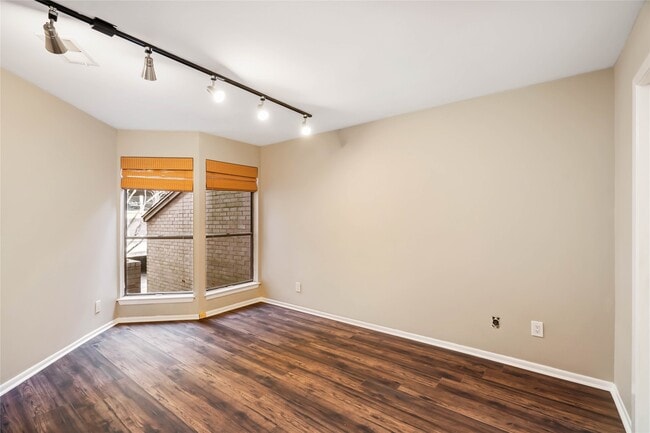 Building Photo - 5004 Bayard Ln