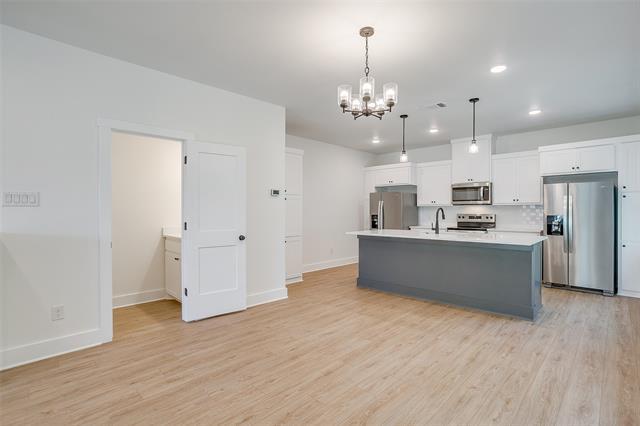 Building Photo - 2345 Benbrook Dr